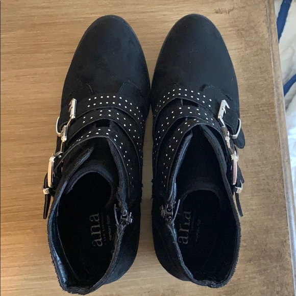 ANA buckle booties - Picture 4 of 4